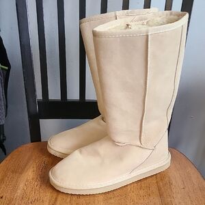 NWOT youth girl's 6.5 light brown tan suede boots fuzzy inside warm winter